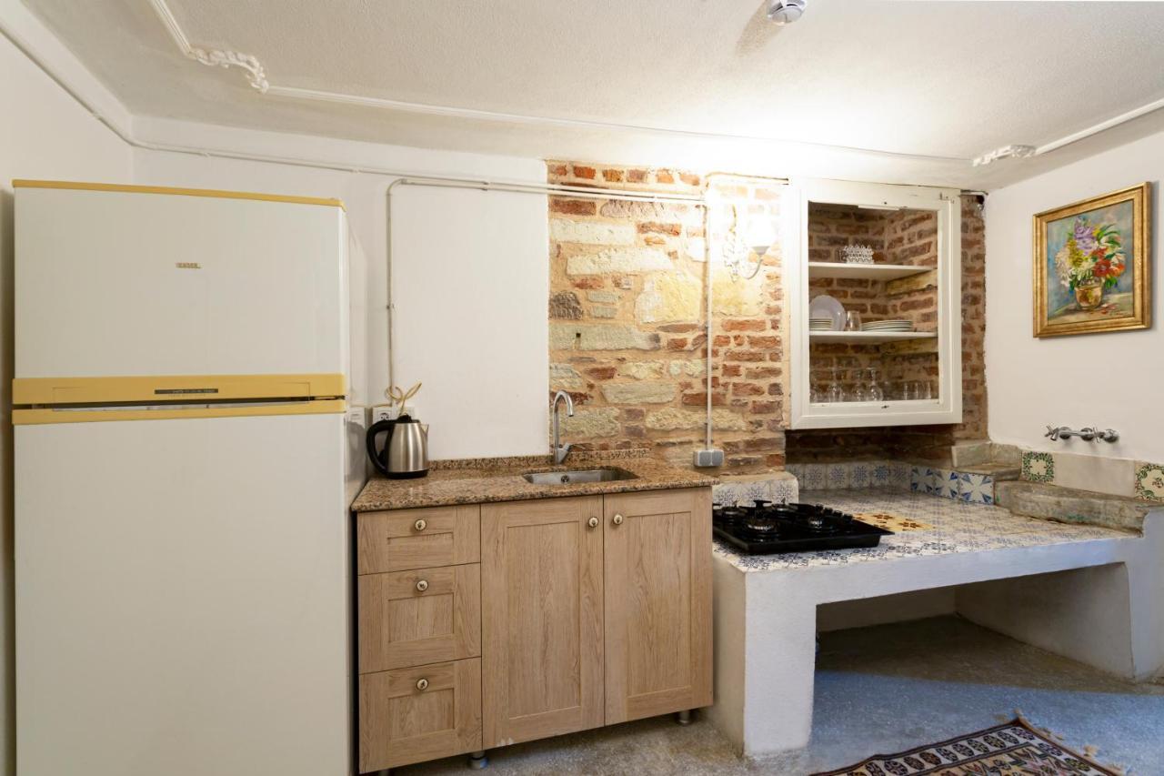 Mansion With Lemon Tree Apartment Измир Екстериор снимка